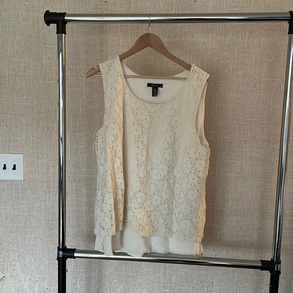 Cream lace no sleeve top